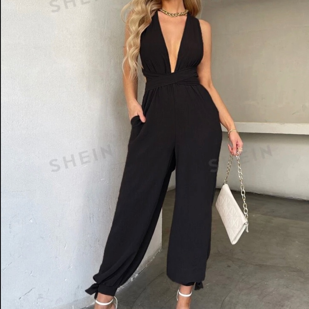 SHEIN BAE Crisscross Tie Backless Halter Jumpsuit